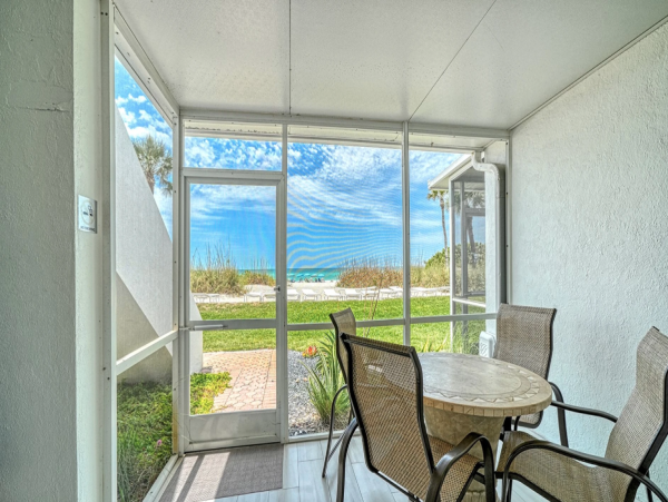 Charming Vacation Rental on Longboat Key. Call Today.